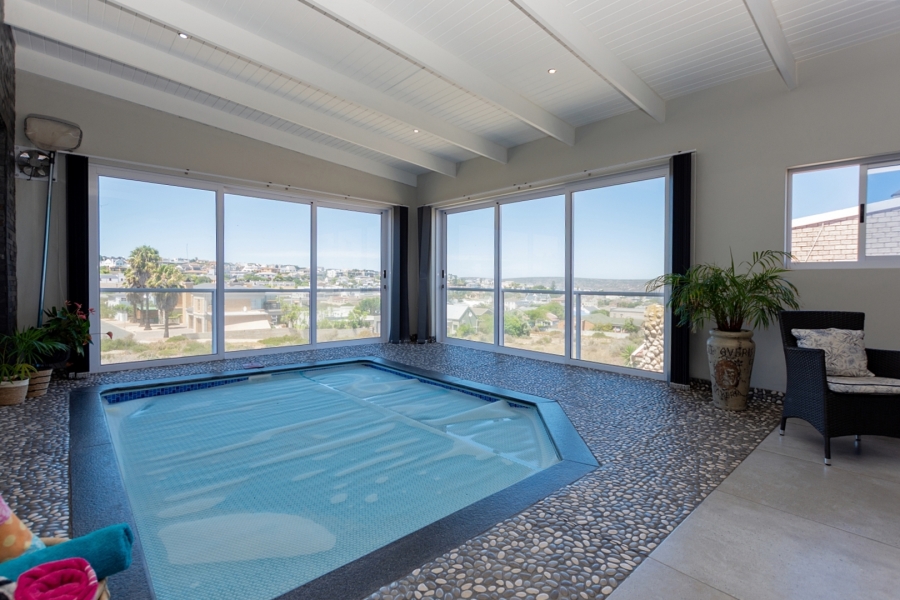 5 Bedroom Property for Sale in Myburgh Park Western Cape